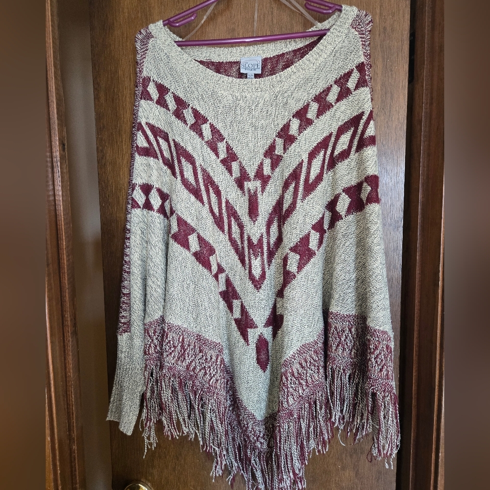 Fringed Geometric Knit Poncho in Cream and Maroon